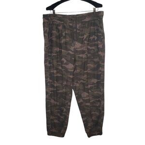 Athleta Camo Farallon Jogger Pants Women's 18 Green Camouflage Sweatpants Sweats